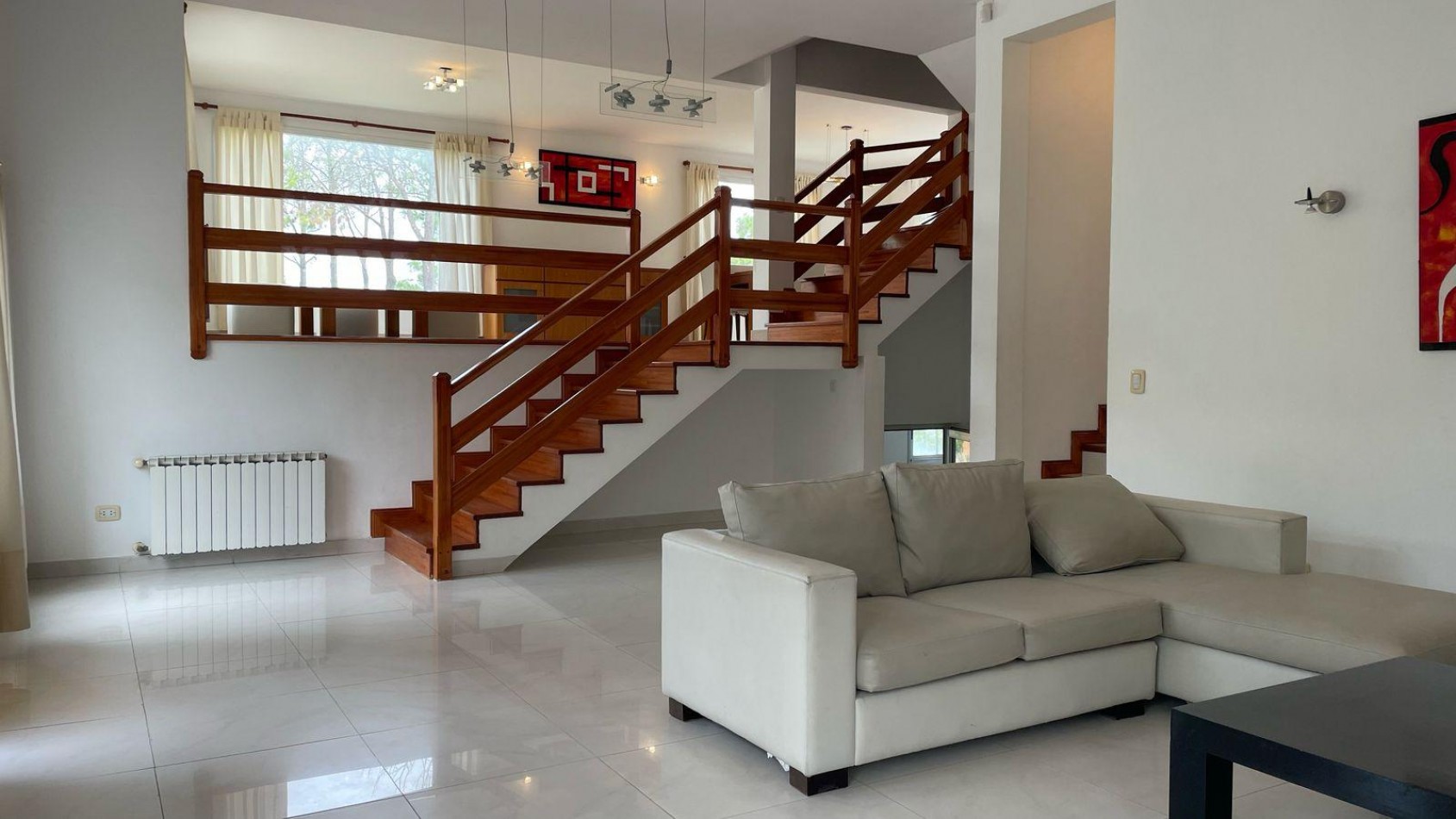CASA EN VENTA - PINAMAR NORTE - A METROS DEL INGRESO A LA FRONTERA