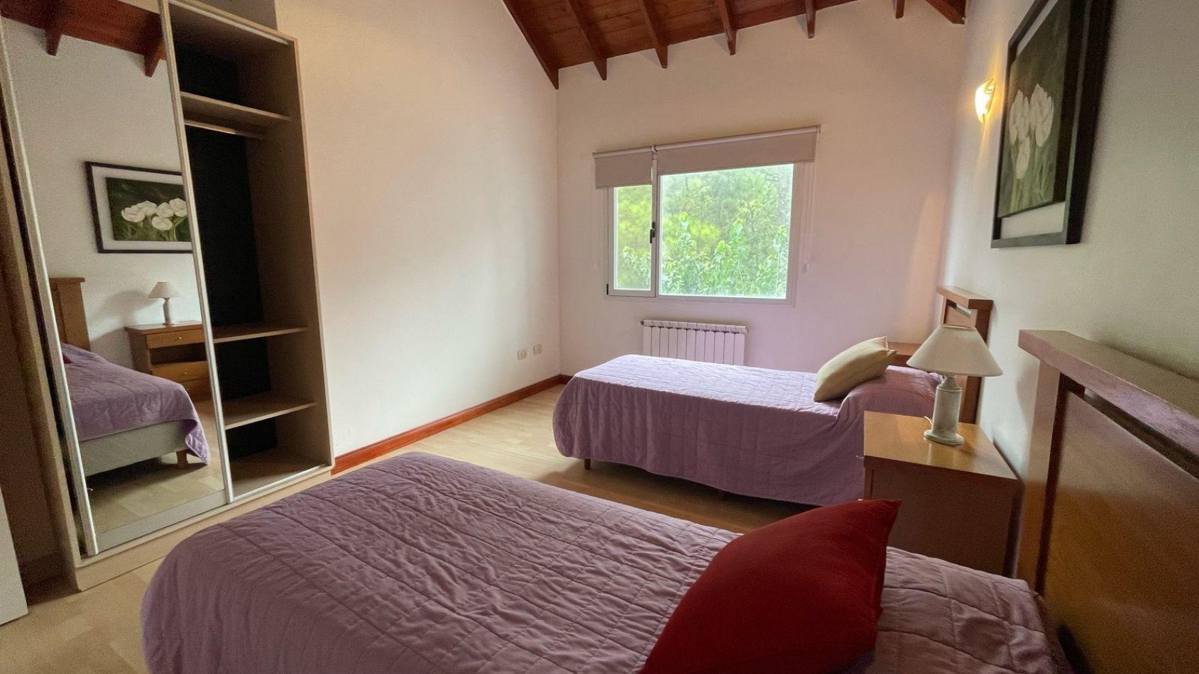 CASA EN VENTA - PINAMAR NORTE - A METROS DEL INGRESO A LA FRONTERA