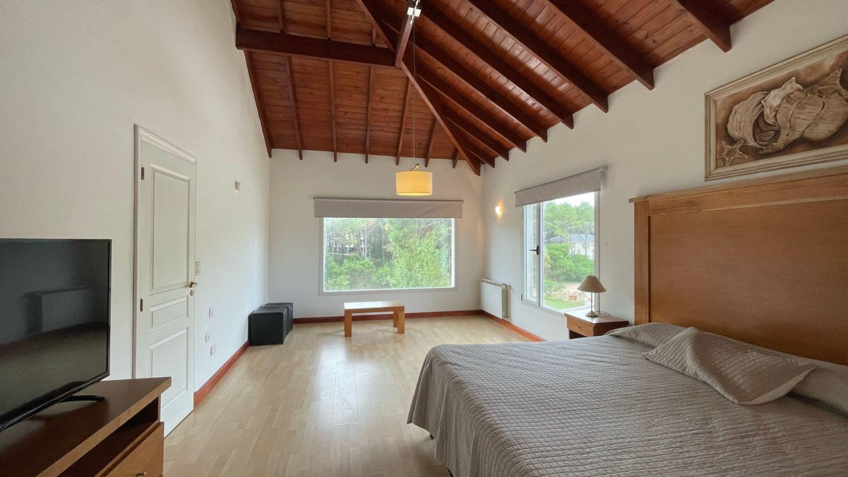 CASA EN VENTA - PINAMAR NORTE - A METROS DEL INGRESO A LA FRONTERA