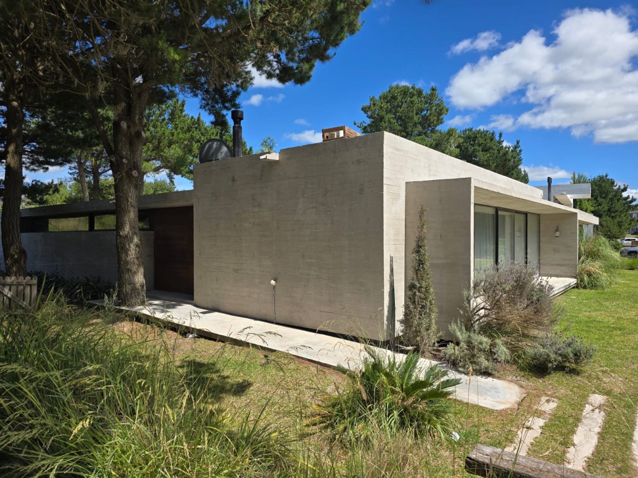 CASA EN COSTA ESMERALDA - RESIDENCIAL I 