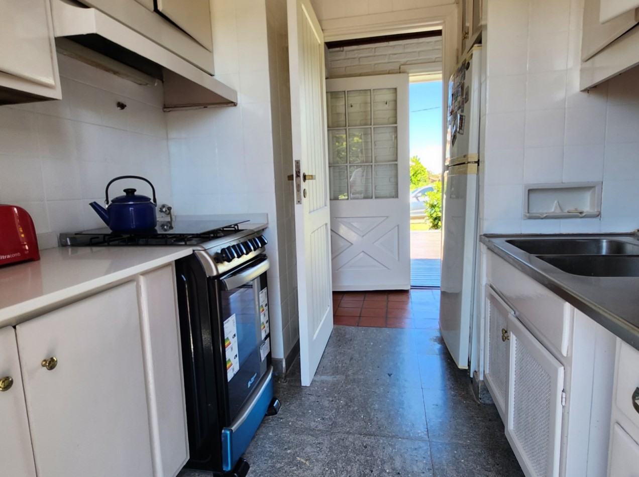 CASA EN PINAMAR NORTE - ALQUILER TEMPORAL - 100 METROS DEL MAR