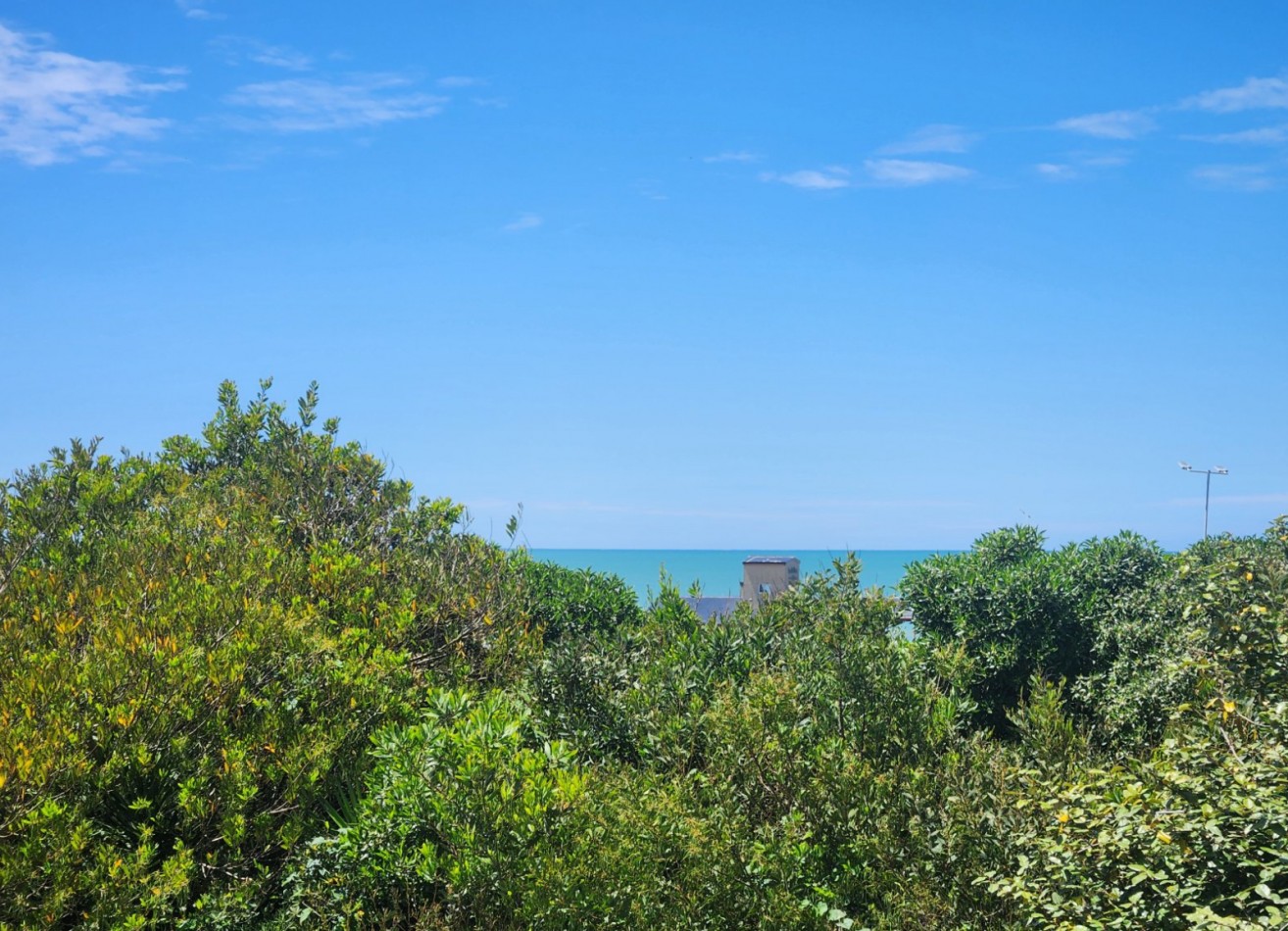 CASA EN PINAMAR NORTE - ALQUILER TEMPORAL - 100 METROS DEL MAR