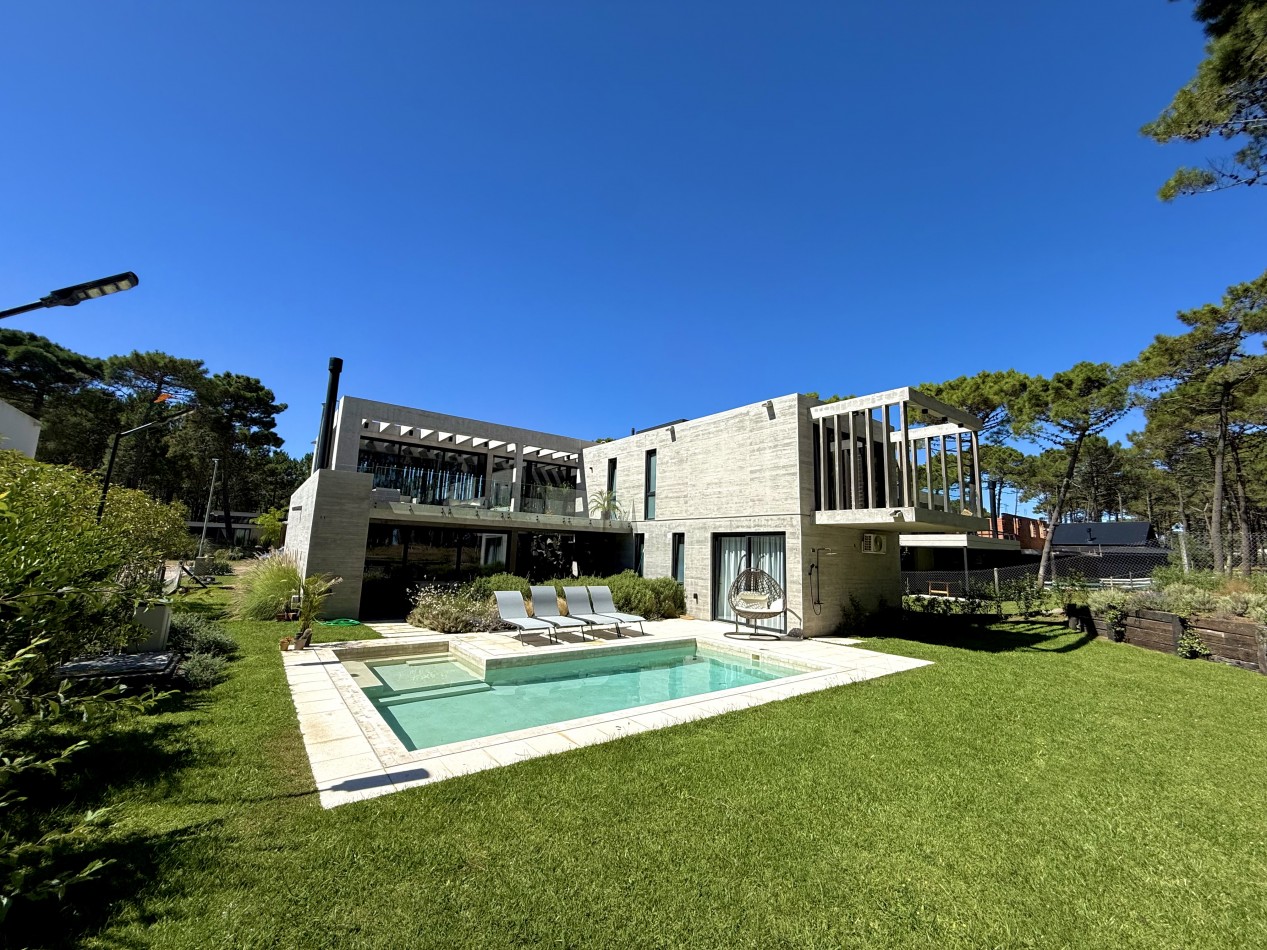 EXCLUSIVA CASA 4 AMBIENTES - BARRIO PIONEROS - PINAMAR 