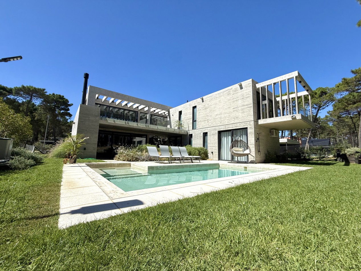 EXCLUSIVA CASA 4 AMBIENTES - BARRIO PIONEROS - PINAMAR 