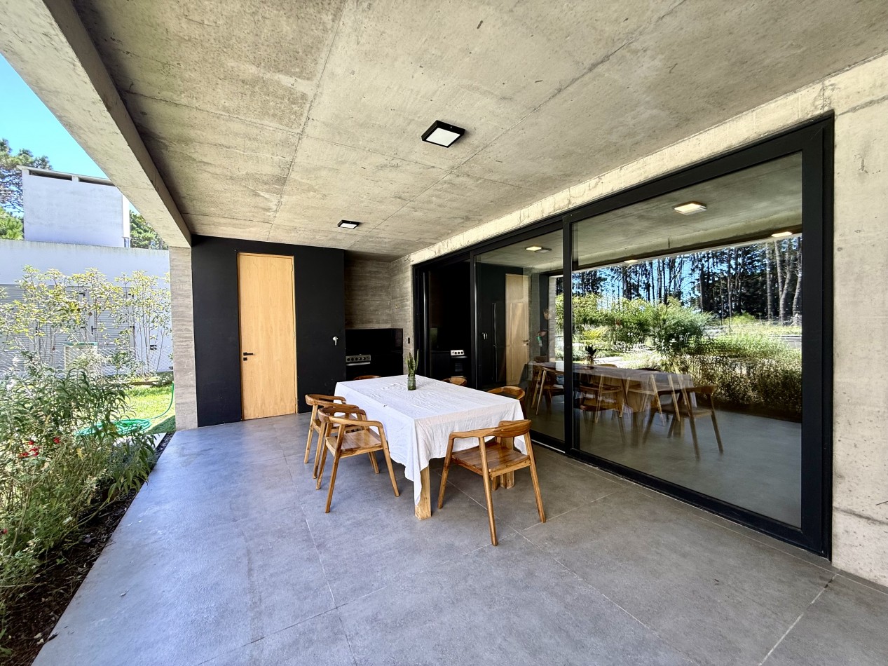 EXCLUSIVA CASA 4 AMBIENTES - BARRIO PIONEROS - PINAMAR 