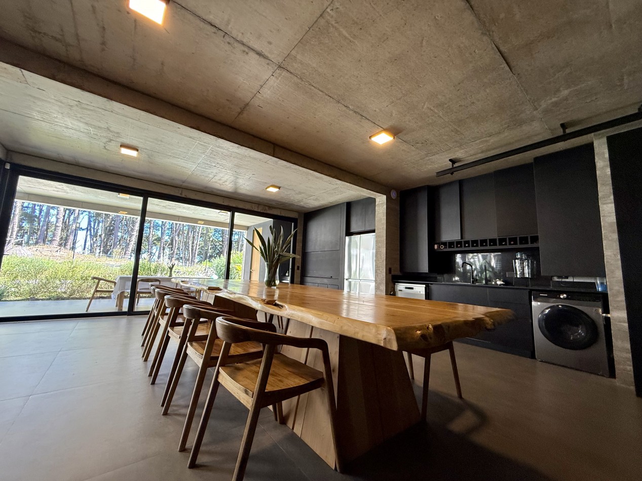 EXCLUSIVA CASA 4 AMBIENTES - BARRIO PIONEROS - PINAMAR 