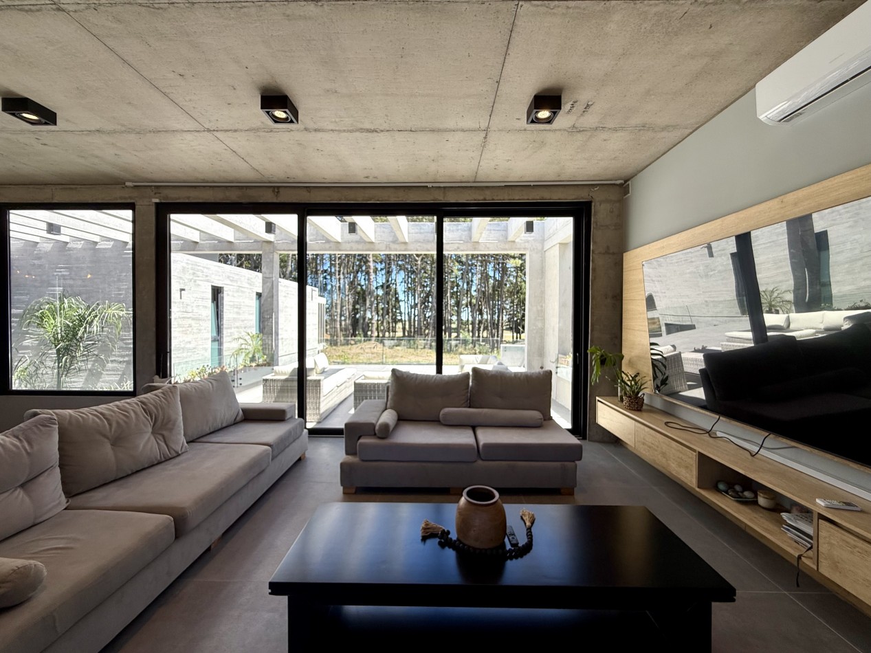 EXCLUSIVA CASA 4 AMBIENTES - BARRIO PIONEROS - PINAMAR 