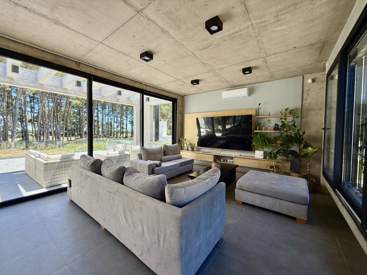 EXCLUSIVA CASA 4 AMBIENTES - BARRIO PIONEROS - PINAMAR 