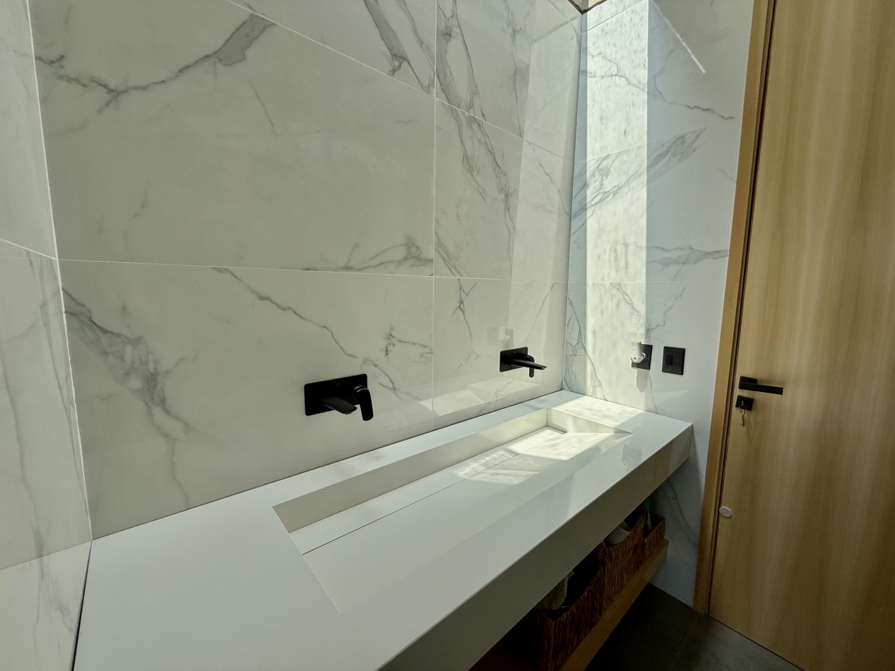 EXCLUSIVA CASA 4 AMBIENTES - BARRIO PIONEROS - PINAMAR 