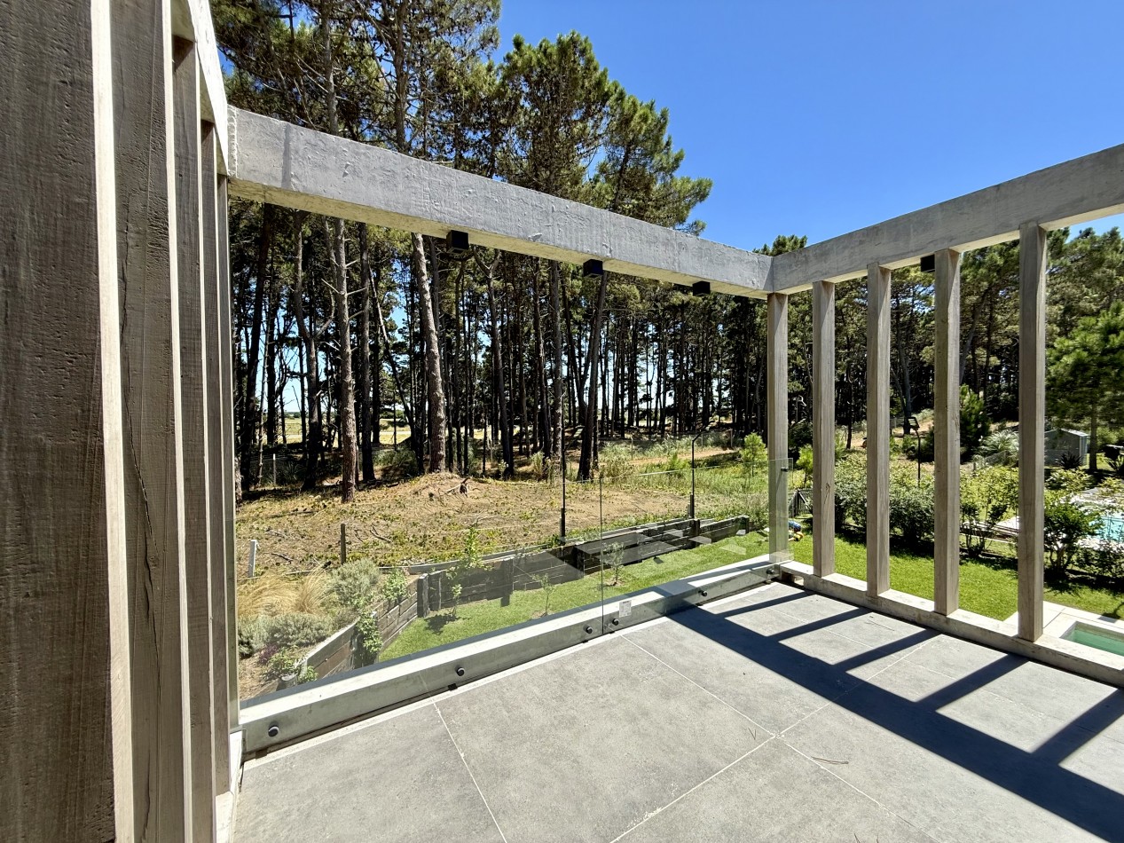 EXCLUSIVA CASA 4 AMBIENTES - BARRIO PIONEROS - PINAMAR 