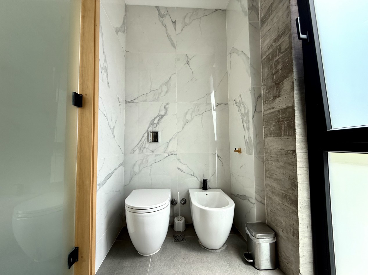 EXCLUSIVA CASA 4 AMBIENTES - BARRIO PIONEROS - PINAMAR 