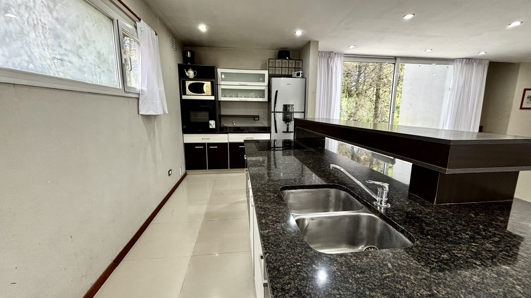 REAL OPORTUNIDAD - CASA EN CARILO - 4 AMBIENTES - EN VENTA 