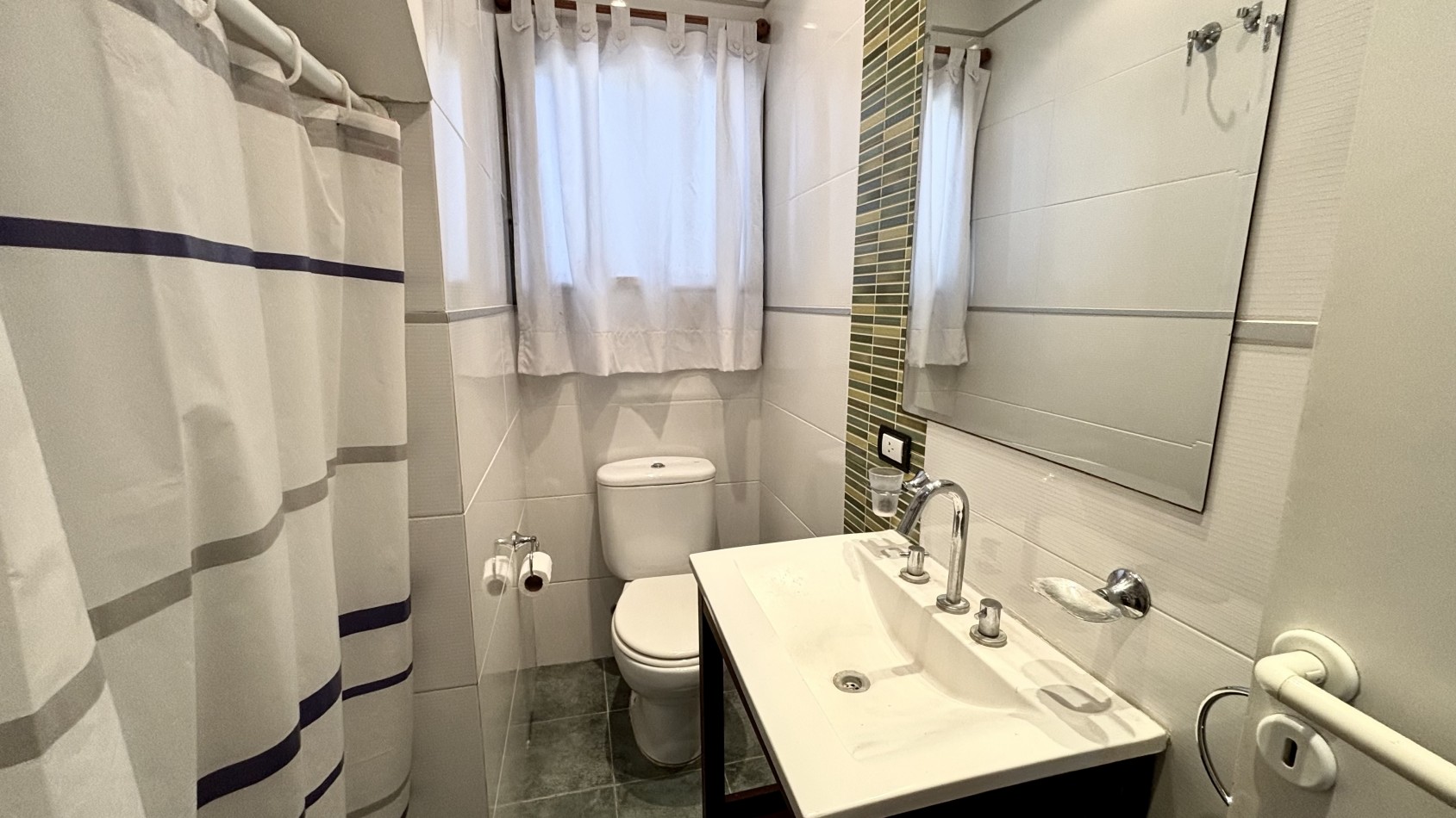 REAL OPORTUNIDAD - CASA EN CARILO - 4 AMBIENTES - EN VENTA 