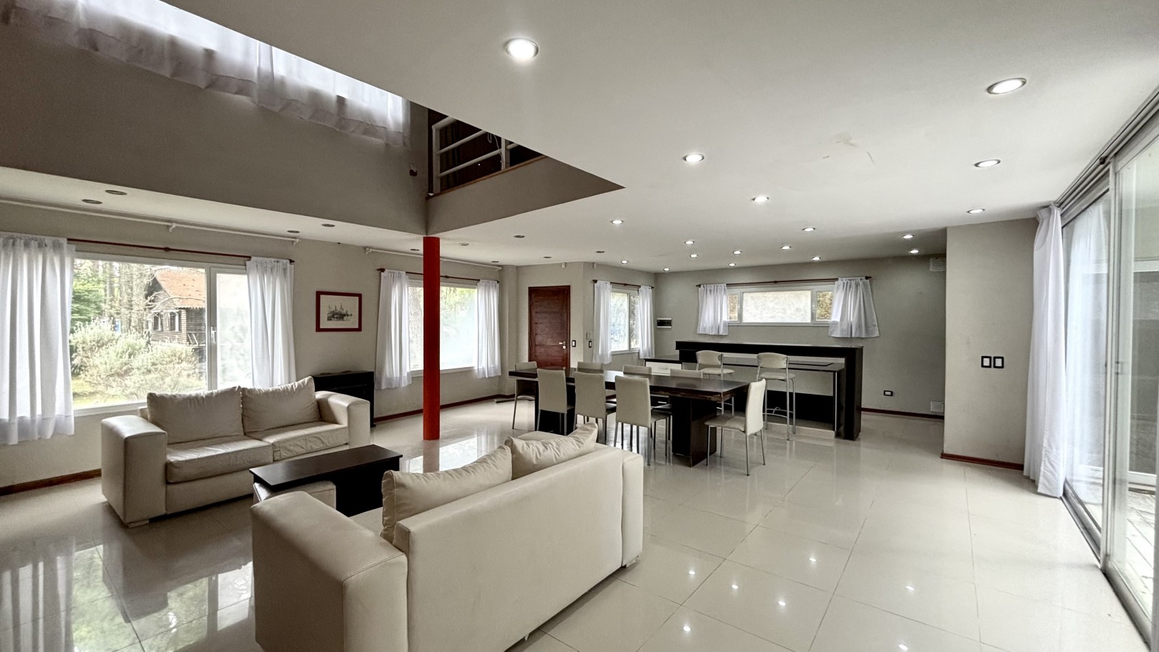 REAL OPORTUNIDAD - CASA EN CARILO - 4 AMBIENTES - EN VENTA 