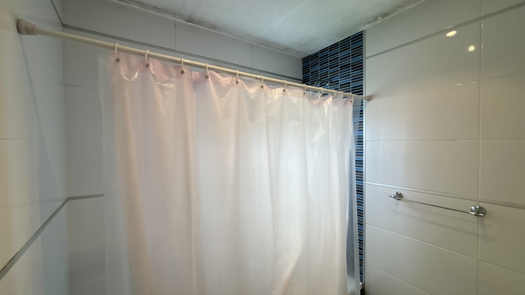 REAL OPORTUNIDAD - CASA EN CARILO - 4 AMBIENTES - EN VENTA 