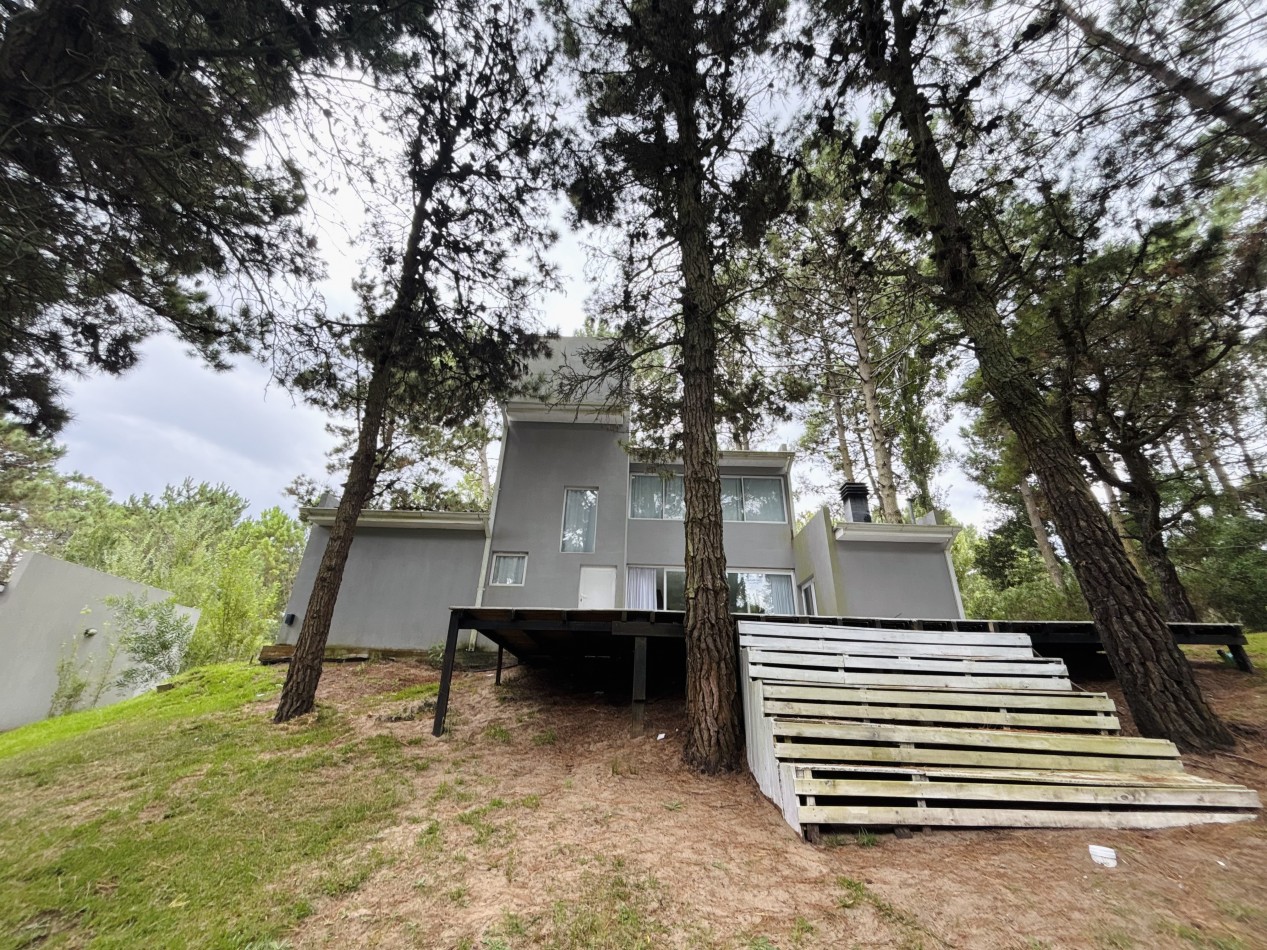 REAL OPORTUNIDAD - CASA EN CARILO - 4 AMBIENTES - EN VENTA 