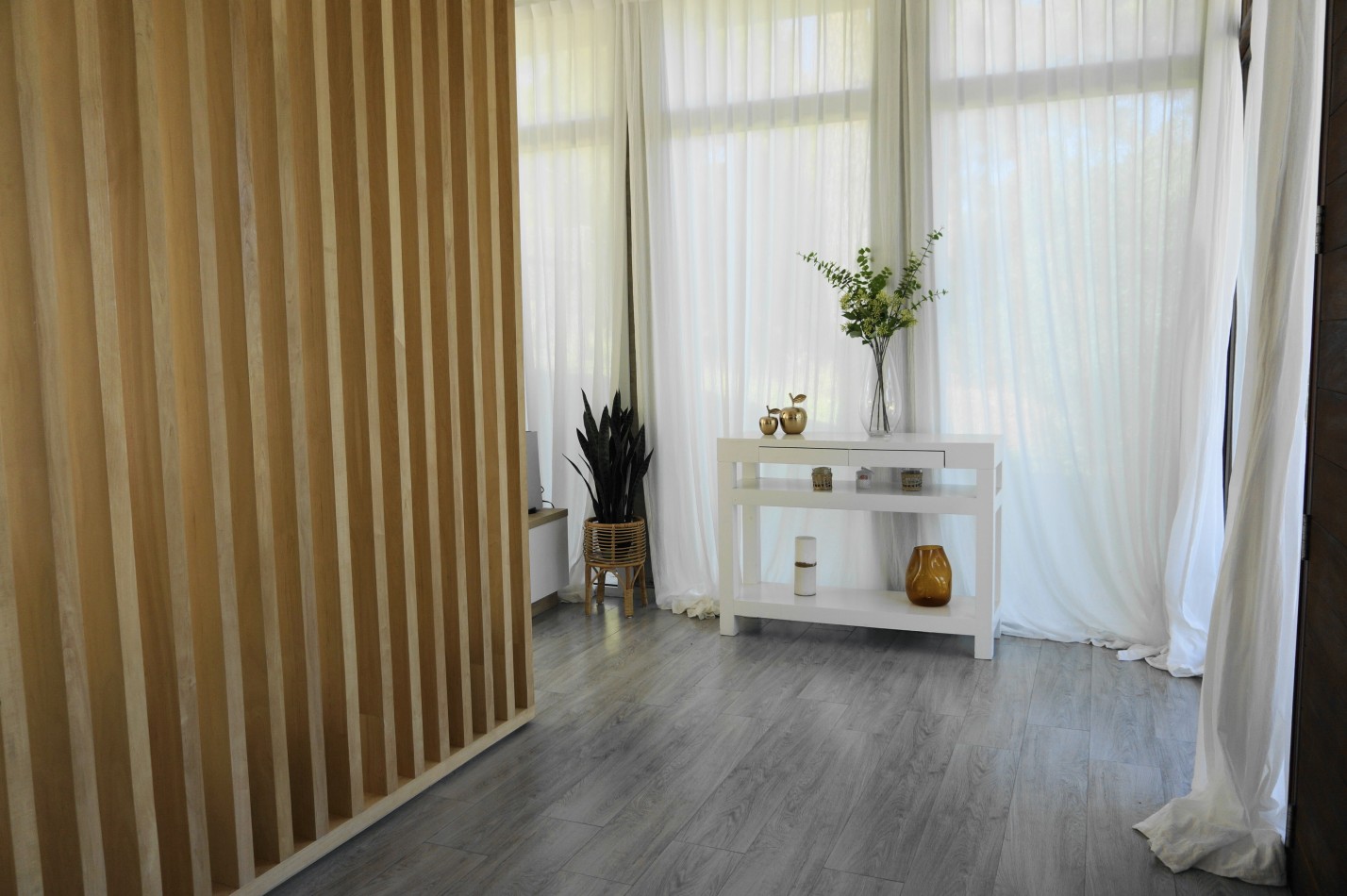 CASA CON PILETA Y JARDIN - BARRIO ALAMOS - EN VENTA 