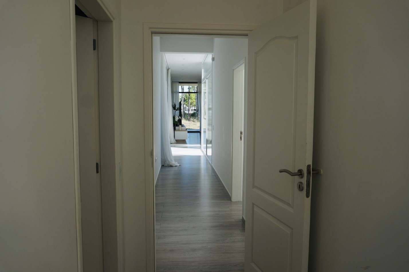 CASA CON PILETA Y JARDIN - BARRIO ALAMOS - EN VENTA 