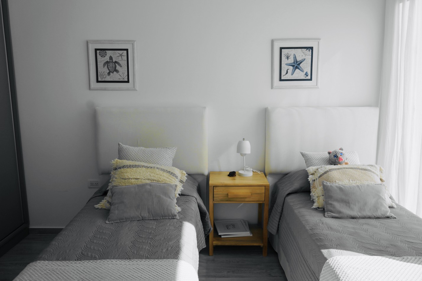 CASA CON PILETA Y JARDIN - BARRIO ALAMOS - EN VENTA 