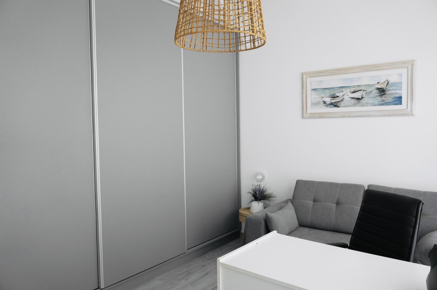 CASA CON PILETA Y JARDIN - BARRIO ALAMOS - EN VENTA 