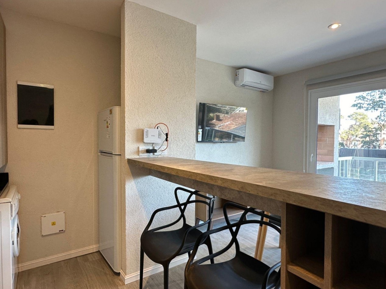 ALQUILER ANUAL 2 AMBIENTES - PINAMAR CENTRO 