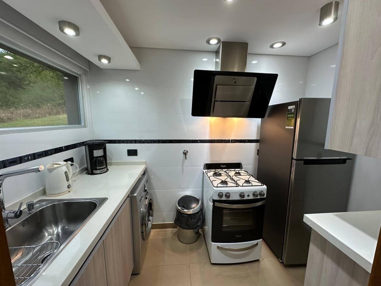 CASA EN COSTA ESMERALDA - 4 AMBIENTES - EN VENTA 