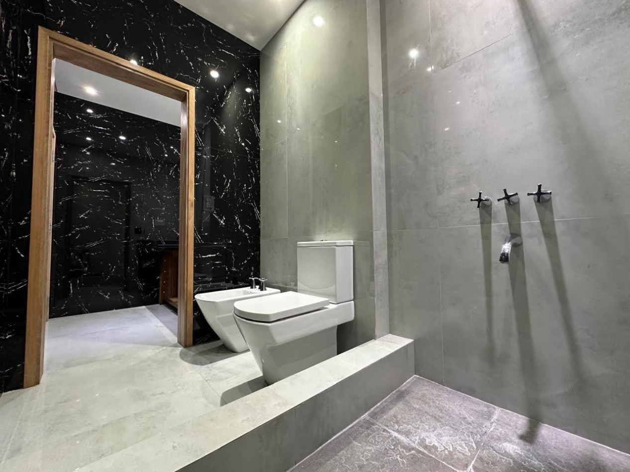 CASA EN COSTA ESMERALDA - 4 AMBIENTES - EN VENTA 