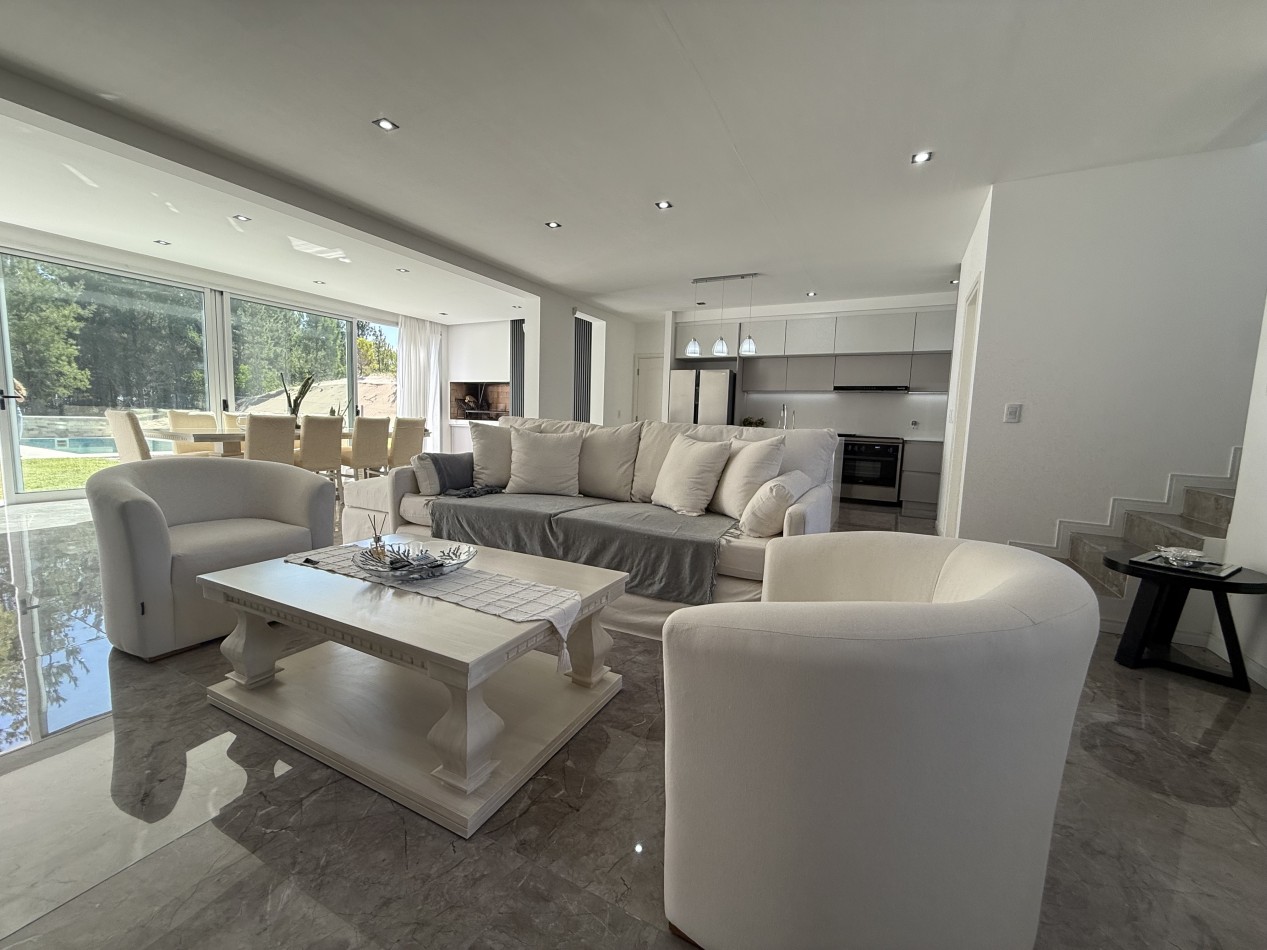 CASA 5 AMBIENTES - NORTHBEACH - EN VENTA 