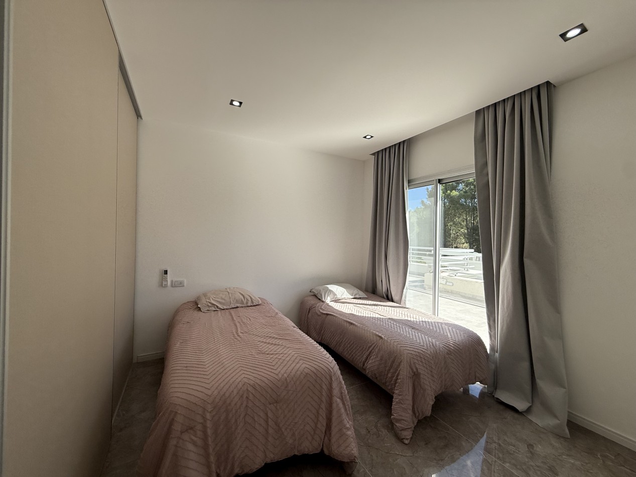 CASA 5 AMBIENTES - NORTHBEACH - EN VENTA 