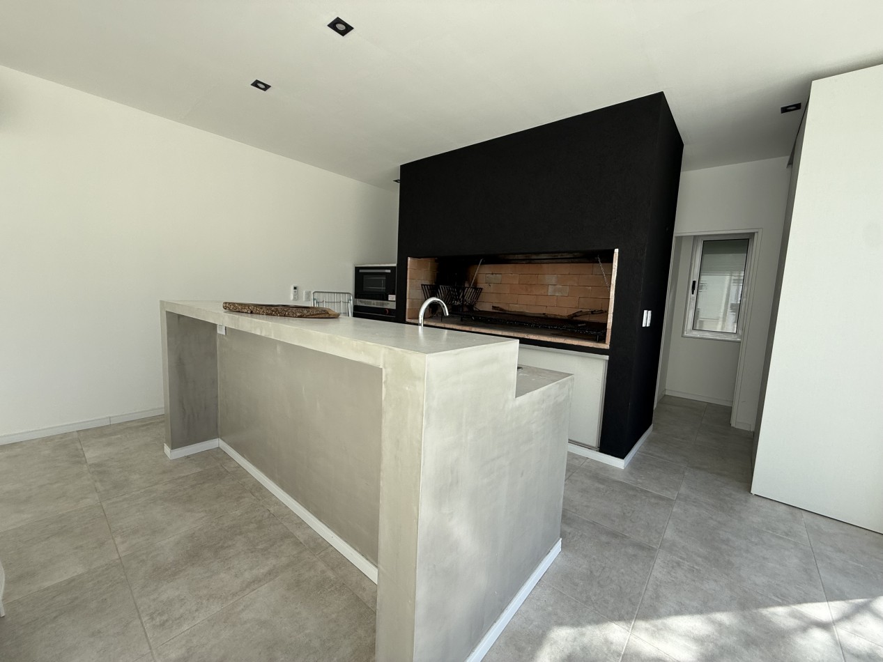 CASA 5 AMBIENTES - NORTHBEACH - EN VENTA 