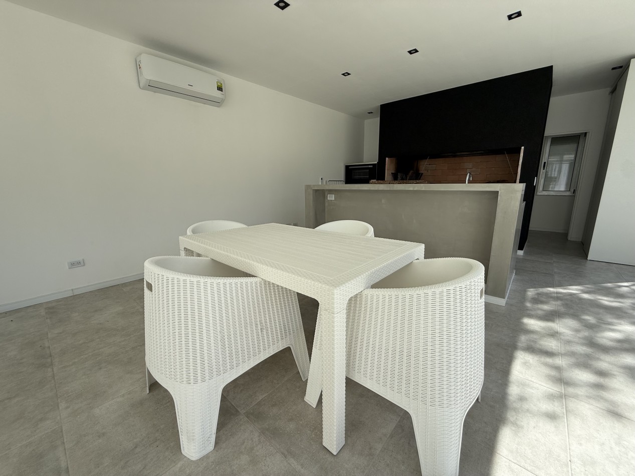 CASA 5 AMBIENTES - NORTHBEACH - EN VENTA 