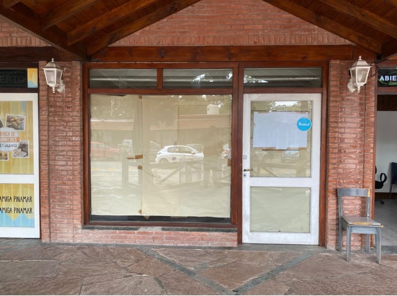 LOCAL COMERCIAL  - AV SHAW - EN VENTA 