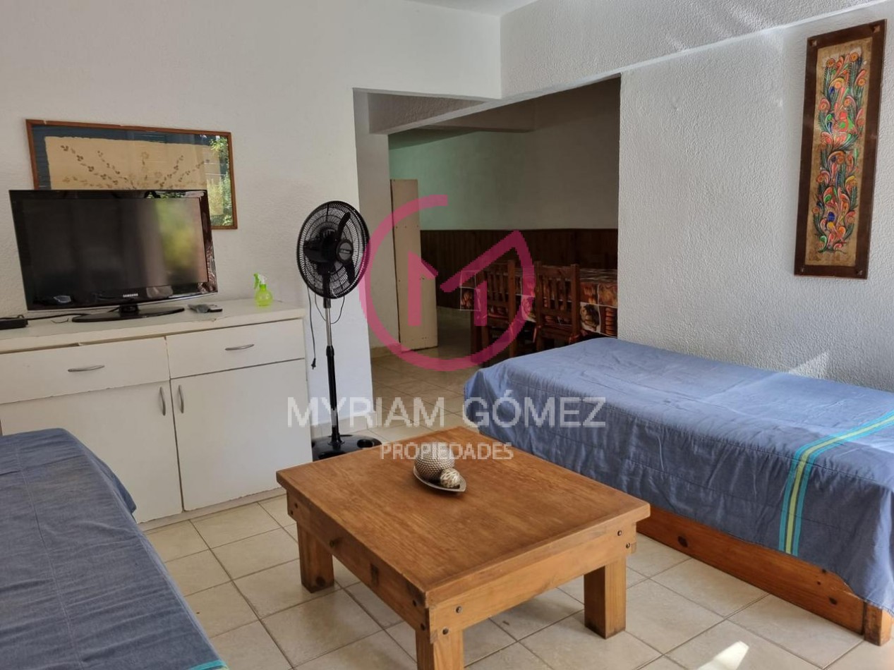 Alquiler Anual - Departamento de 2 Ambientes en Pleno Centro de Pinamar "Acapulco" 