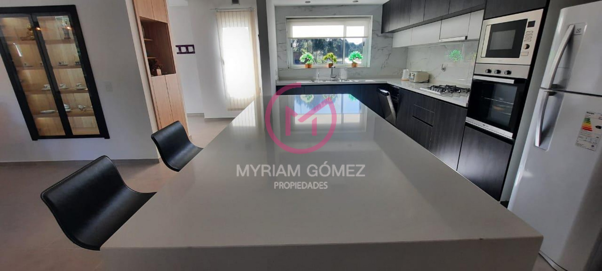 Casa a estrenar en Barrio Alamos II