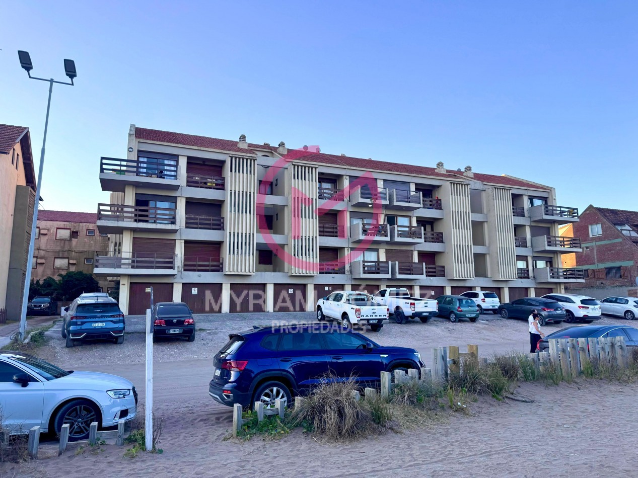 ALQUILER DE MARZO A NOVIEMBRE - Departamento 2 Ambientes - Frente al Mar