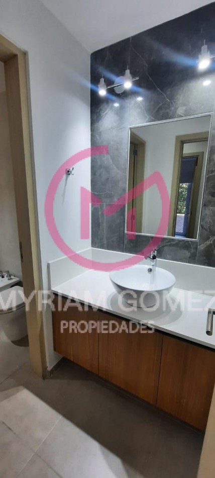 Casa a estrenar en Barrio Alamos II