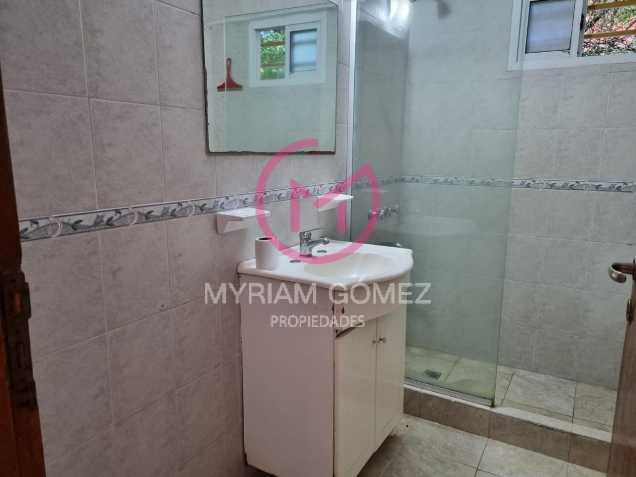 Alquiler Anual - Departamento de 2 Ambientes en Pleno Centro de Pinamar "Acapulco" 