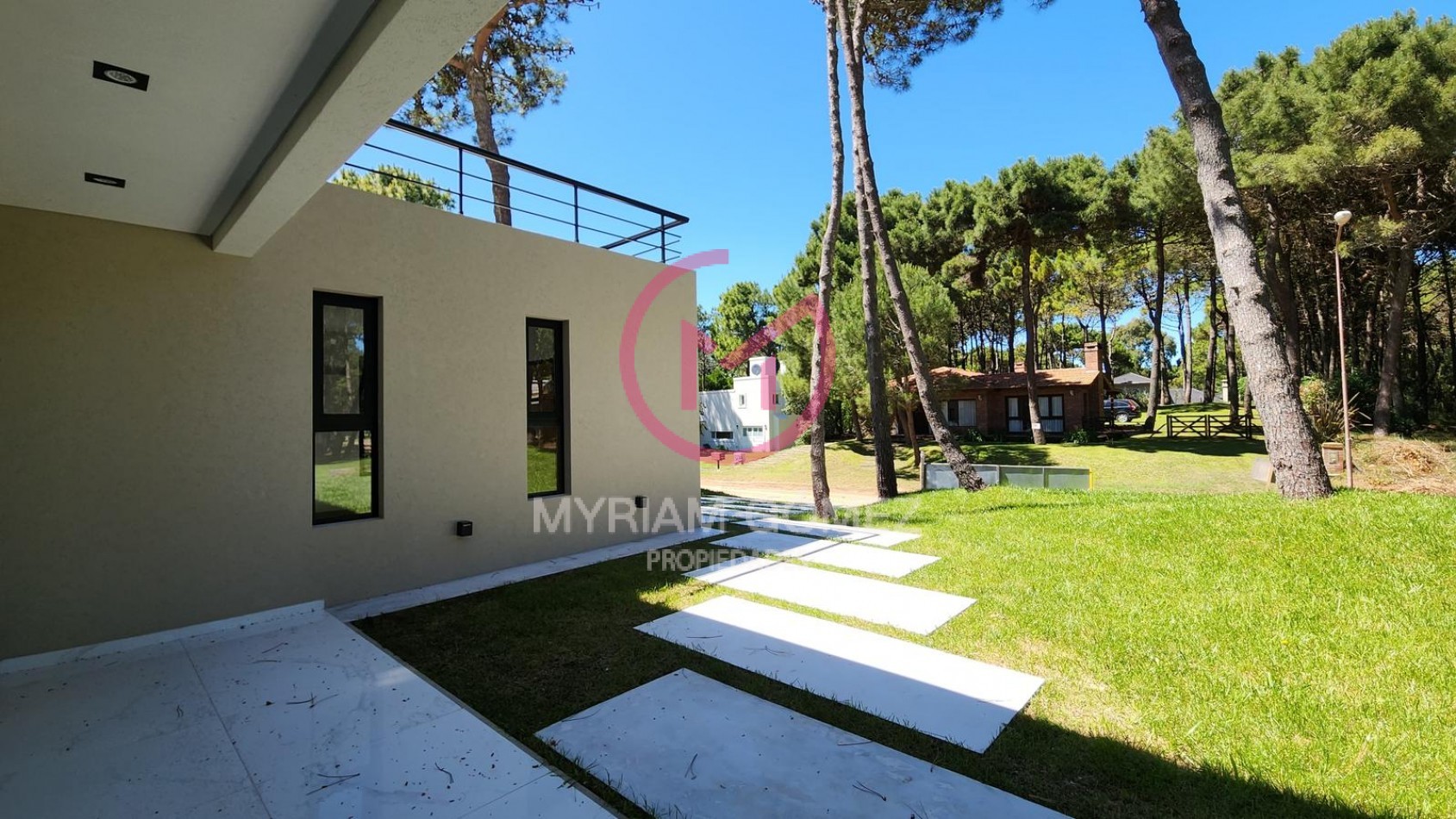 Casa a Estrenar en Venta en Pinamar Norte
