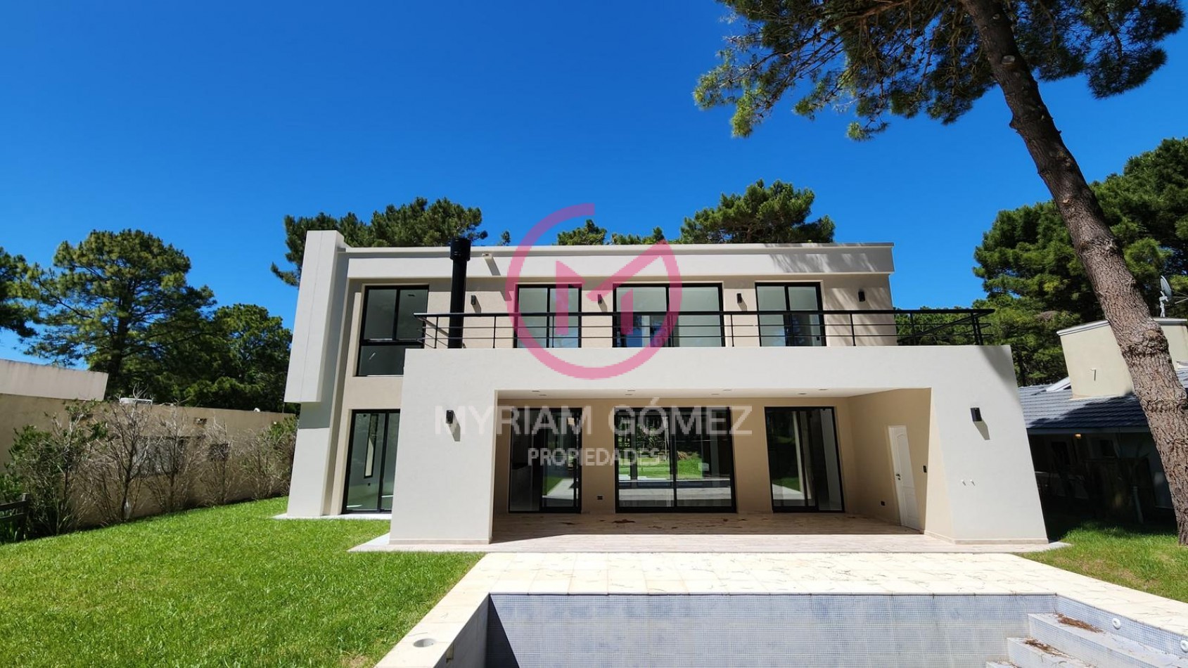 Casa a Estrenar en Venta en Pinamar Norte