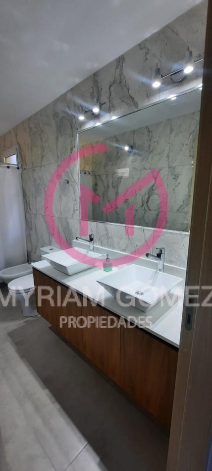 Casa a estrenar en Barrio Alamos II