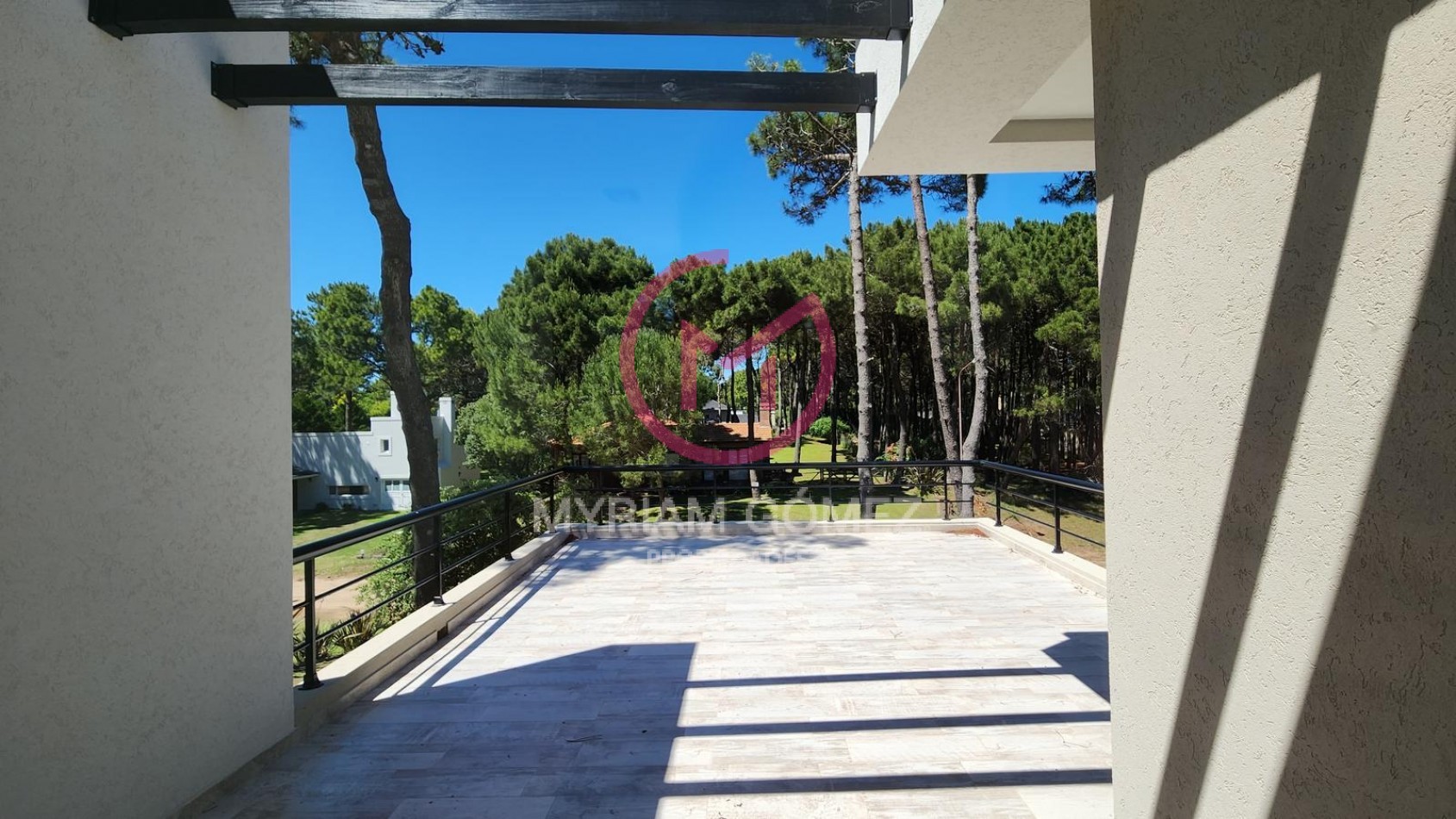 Casa a Estrenar en Venta en Pinamar Norte