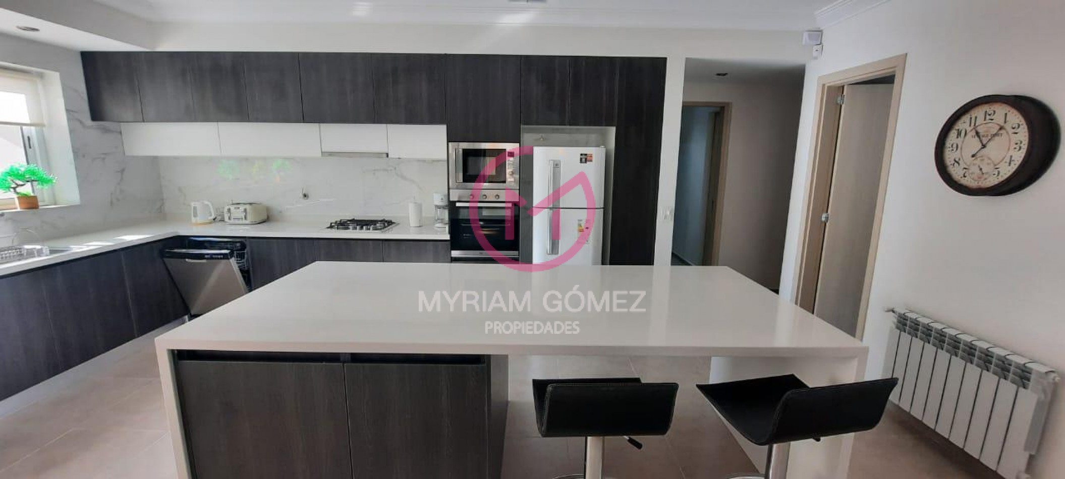 Casa a estrenar en Barrio Alamos II