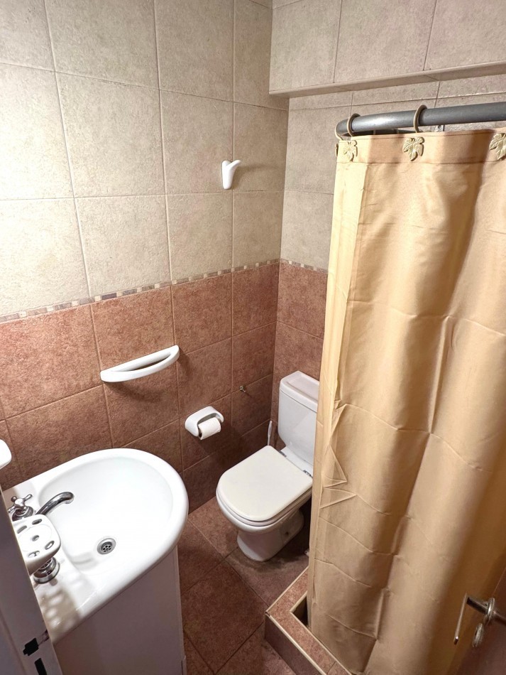 DEPARTAMENTO  2 AMBIENTES FRENTE AL MAR - ALQUILER ANUAL - PINAMAR