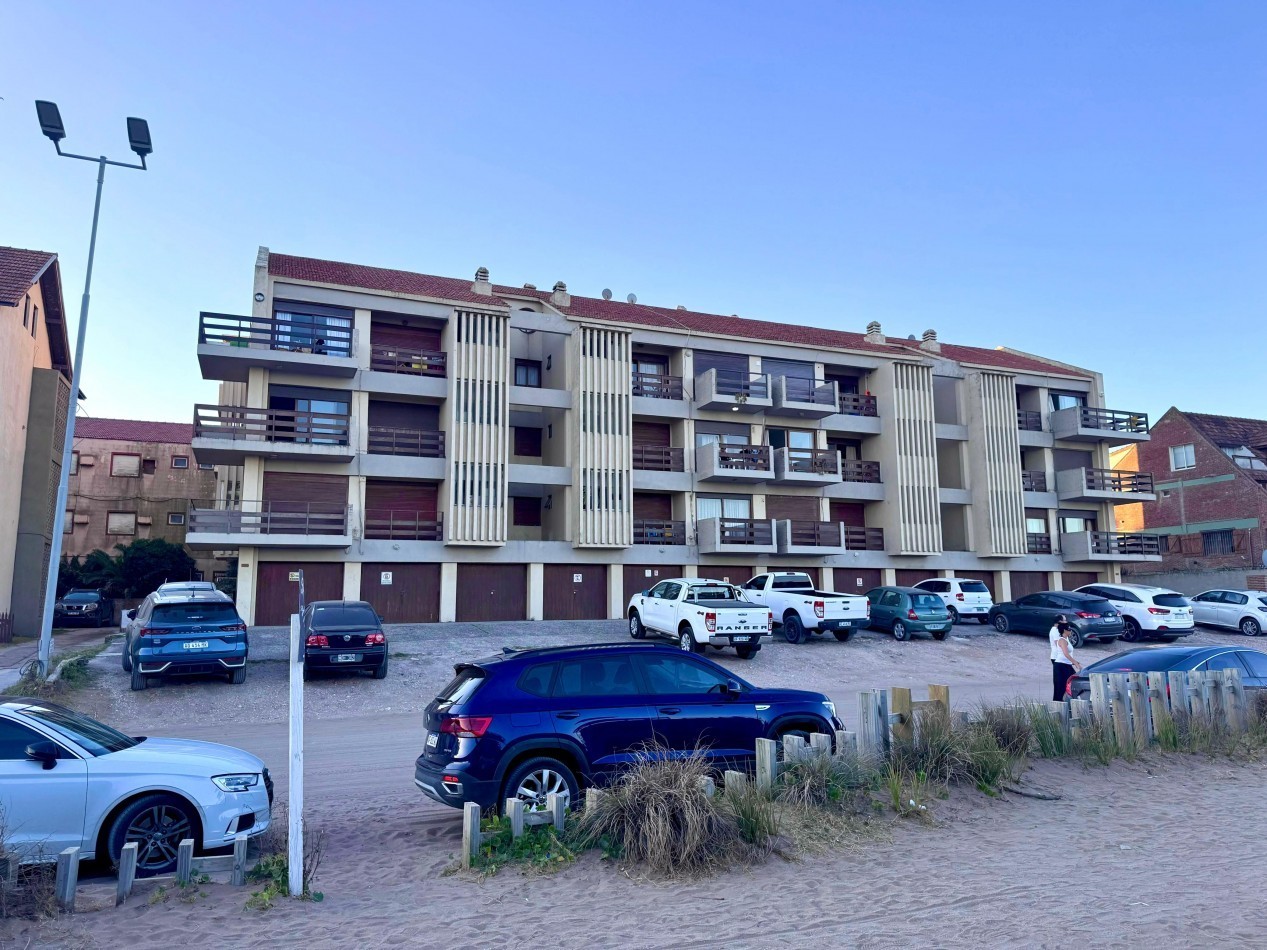 DEPARTAMENTO  2 AMBIENTES FRENTE AL MAR - ALQUILER ANUAL - PINAMAR